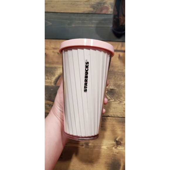 Starbucks Pink Grande 16 oz Cold Cup Tumbler Pleated Lines No Straw - Picture 1 of 5